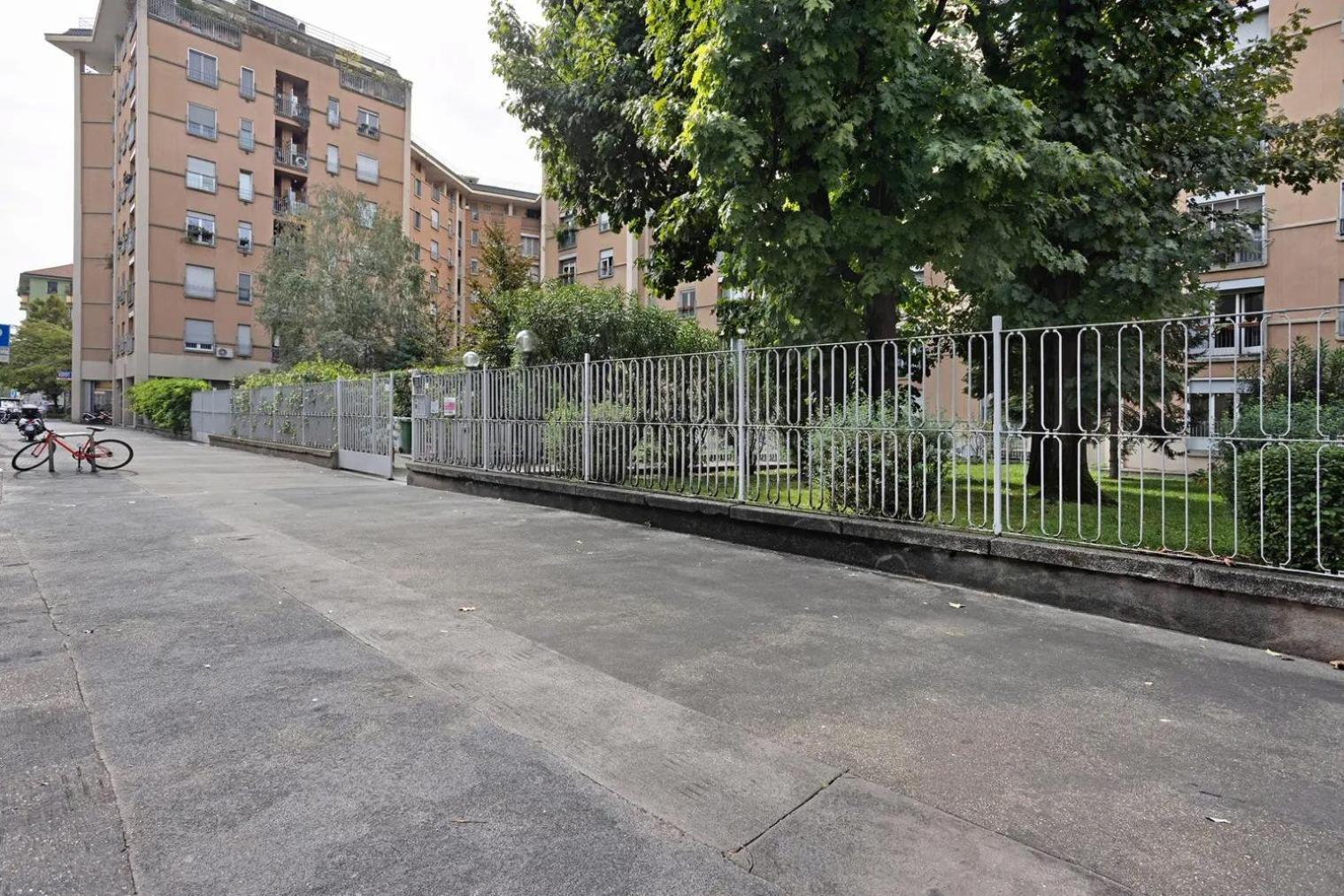 Cadolini - Secured Parking! - Duomo In 20 Min - Quiteness And Garden Appartement *